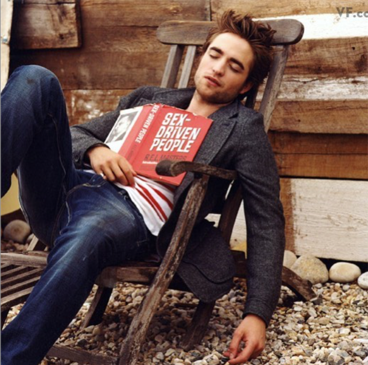 Robert Pattinson sensual guapo 