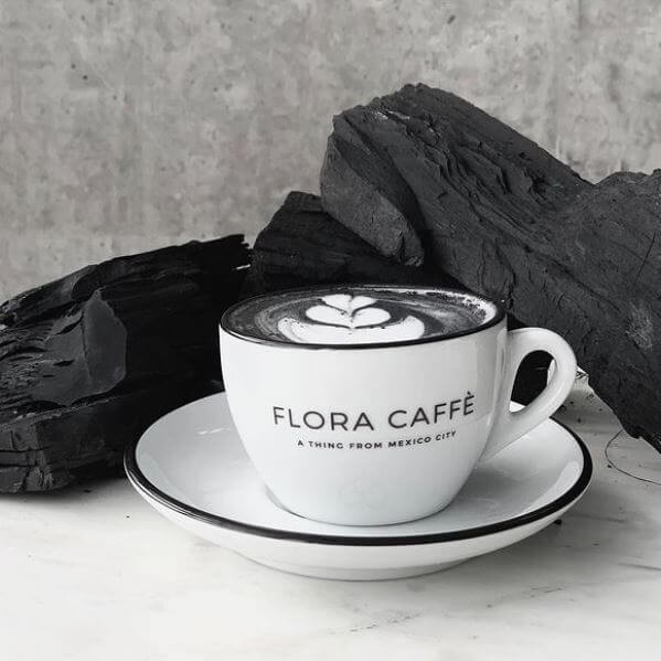 Flora Caffé ahora es negro