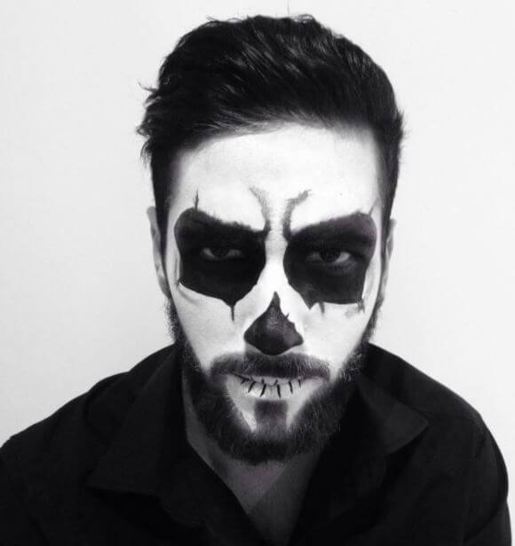 Maquillaje-de-Halloween-para-hombre-con-barba-Ciudad-Trendy